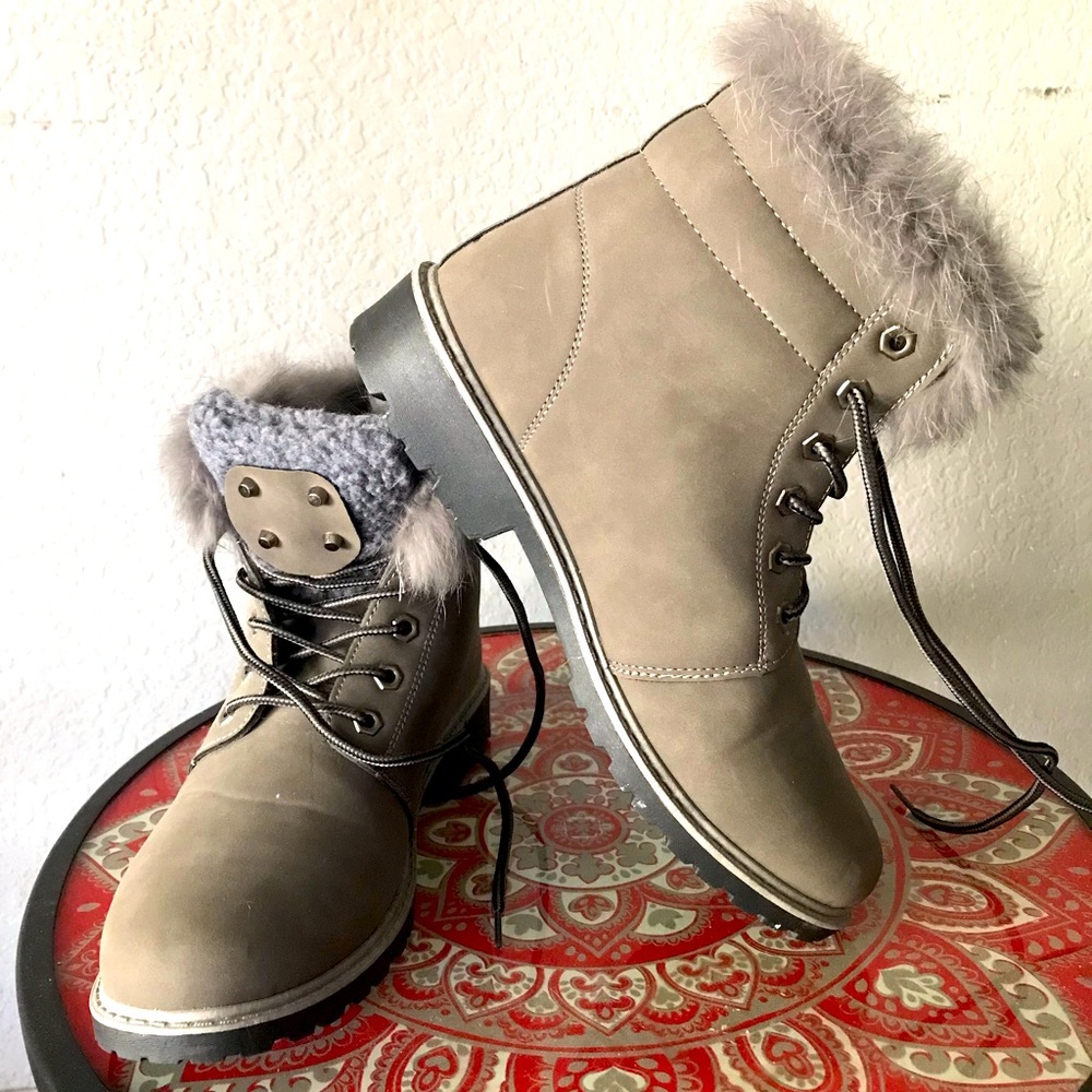Grey, size ten, faux fur boots